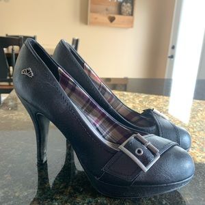 Women’s Sz 8.5 Fergalicious Heels